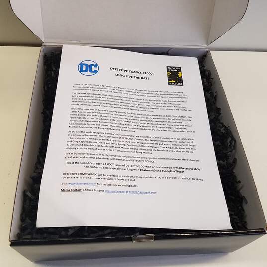 DC Batman Detective # 1000 Commemorative Kit image number 2