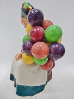Vintage Royal Doulton Figurine The Old Balloon Seller HN1315 alternative image