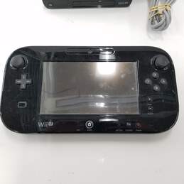 Nintendo Wii U Console Deluxe Bundle alternative image