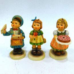VTG Goebel Hummel Figurines Postman Collect Club Birthday Candle & The Surprise alternative image