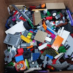 8.4lb Bundle of Mixed Variety Lego Building Bricks and Pieces