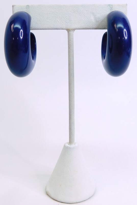Vintage Crown Trifari Geometric Blue Lucite & Gold Tone Clip-On Hoop Earrings 15.6g image number 1