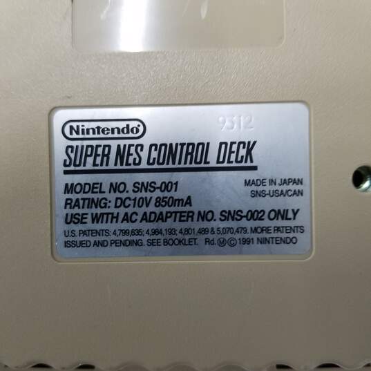 Super Nintendo Entertainment System image number 3