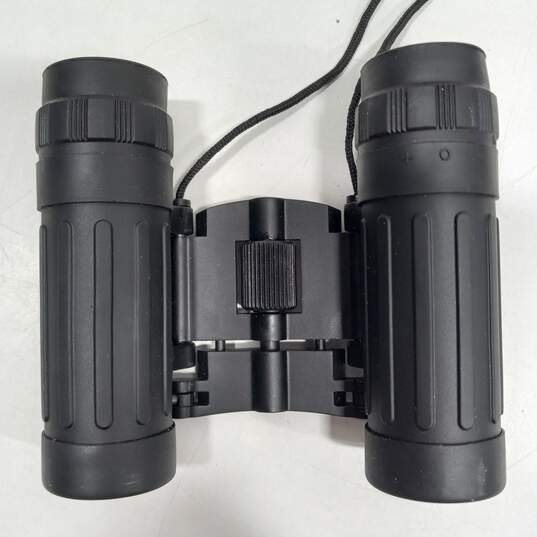 WM 6019 Black DCF Compact Binoculars in Case image number 7