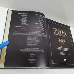 VTG. 2013 Dark Horse The Legend Of Zelda Hyrule Historia Hardback Art Book alternative image
