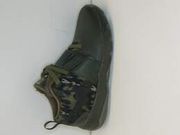 Nike Team Hustle D8 (gs) Boys sneakers 881941-301 Size: 6Y Green Camouflage alternative image