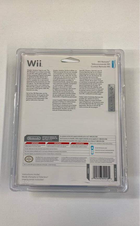 OEM Nintendo Wii Remote (Sealed) image number 2