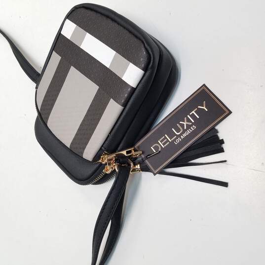 Deluxity Plaid Crossbody Purse image number 3