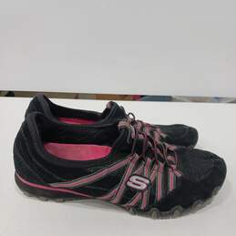 Skechers Women's Black and Pink Suede Shoes Size 7.5 alternative image
