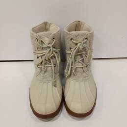 Sperry Women's White Quarter Boots Size 10