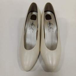 Womens Ivory Leather Almond Toe Pump Heel Slip On Heels Size 7 Wide