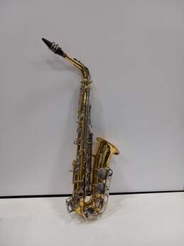 Vito Saxophone W/Case alternative image