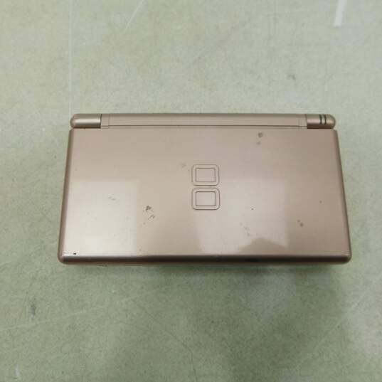 Nintendo DS Lite image number 1