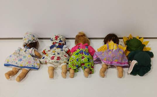 Bundle of Five Assorted Gi-Go Dolls image number 3