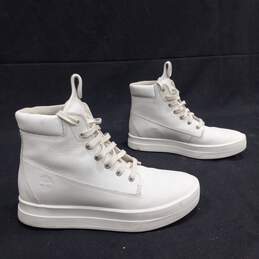 Timberland Women's Chukka Style White Boots Size 8