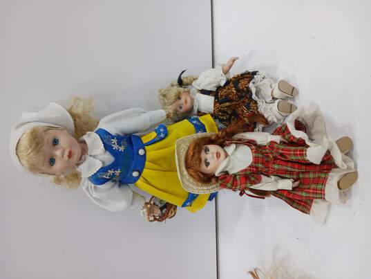 6pc. Lot of Assorted Porcelain Dolls image number 3