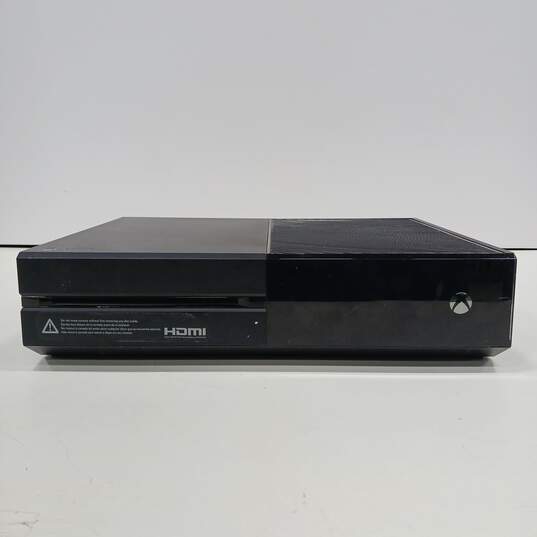 Microsoft Xbox One Console Model 1540 image number 2