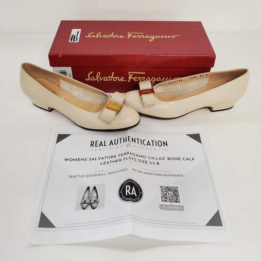 Authenticated Salvatore Ferragamo Lillaz Bone Calf Leather Flats Size 5.5B image number 1