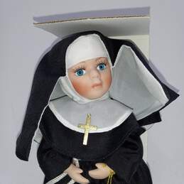 Geppeddo Nun Collector Doll IOB alternative image