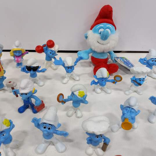 Bundle of 40+ Smurfs Figures image number 3