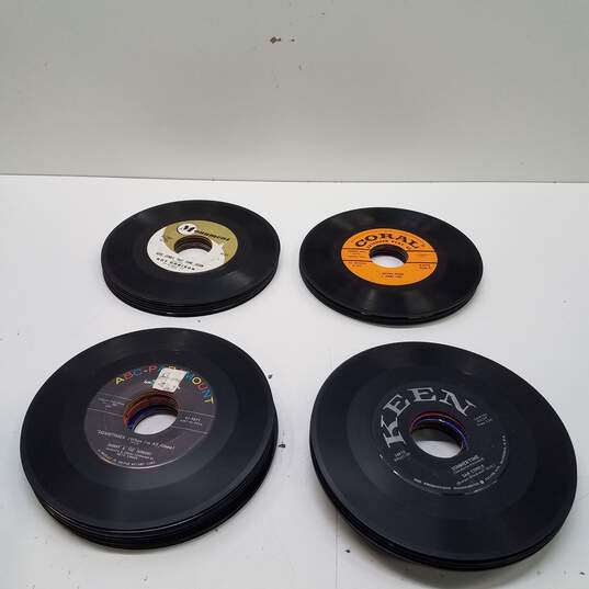 Lot of 7 Inch Records/45s with Carrying Case image number 5