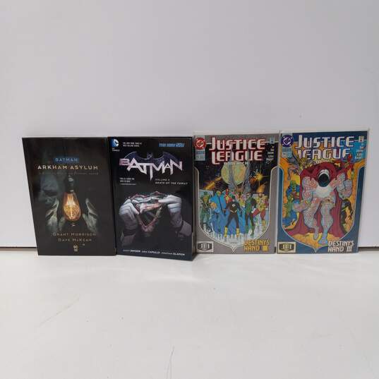 Bundle of 4 DC Comic Books - Batman And Justice League image number 1