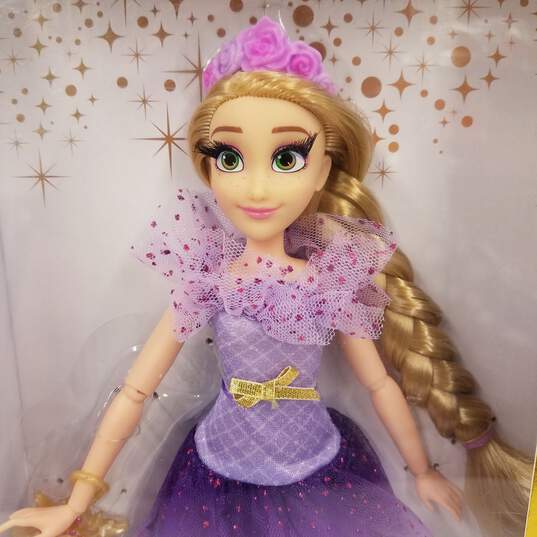 Hasbro Disney Styles Series 04 Rapunzel Doll image number 2