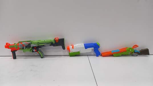 Bundle of 3 Assorted NERF Dart & Water Blasters image number 2
