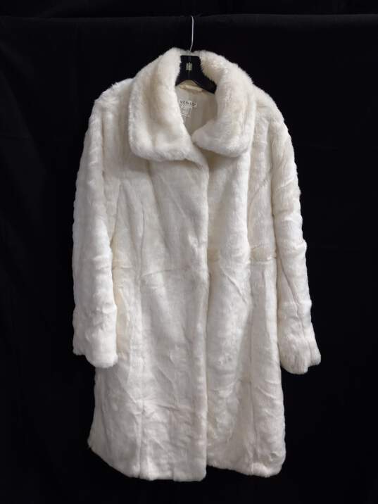 Venus White Faux Fur Coat Women's Size 12 image number 1