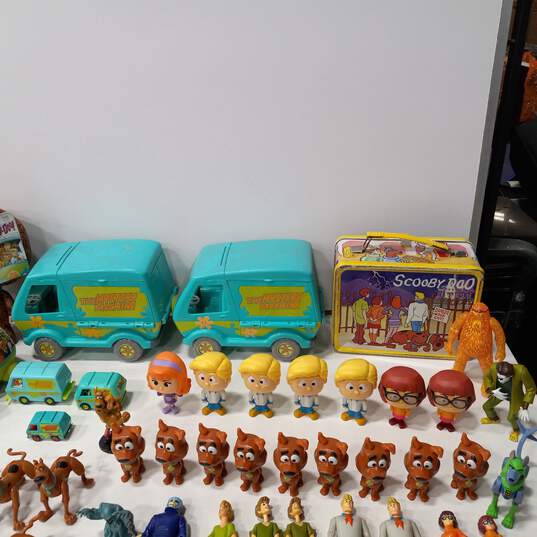 Scooby Doo Collectibles Bundle image number 2