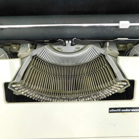 1968 Olivetti Underwood Dora Portable Typewriter w/ Case image number 4