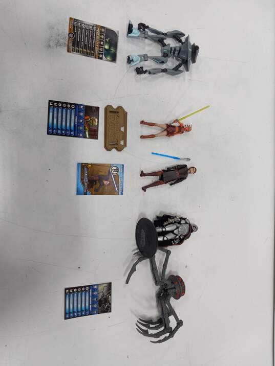 Bundle of Assorted Star Wars Figurines image number 5