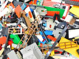 6.4 LBS Assorted VNTG LEGO Bulk Box