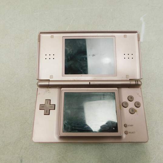 Nintendo DS Lite image number 2