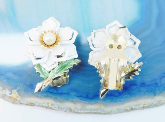 Vintage White Enamel Faux Pearl & Colorful Rhinestone Flower Clip-On Earrings & Brooches 53.2g image number 6