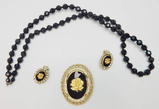 VNTG Black Glass Beaded Necklace & Gold Tone Floral Brooch & Earrings 93.0g image number 1