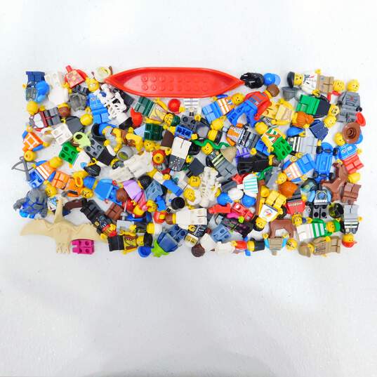 9.3 Oz. LEGO Miscellaneous Minifigures Bulk Lot image number 1