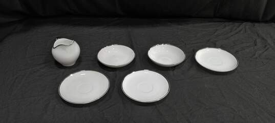 Bundle Of 3 Harmony House Plates, 2 Bowls and Pitcher image number 1