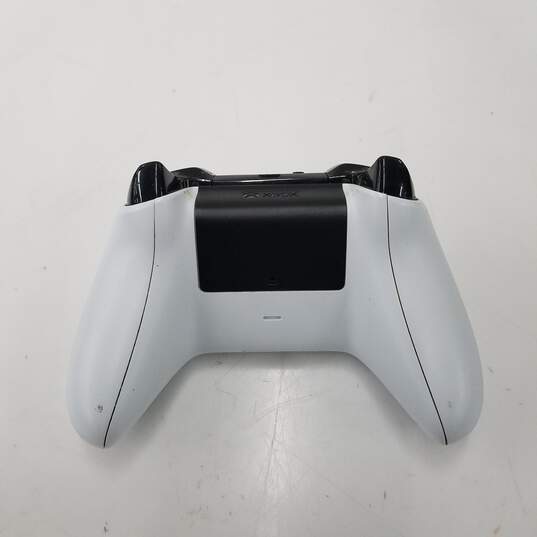 White Wireless Xbox One Controller Untested image number 2