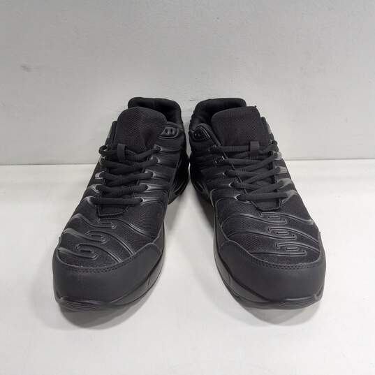 Men's Black Sneakers Size 10.5 image number 2