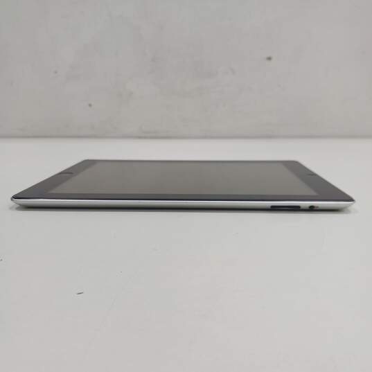 iPad 2 Wi-Fi Only w/ Green Case image number 6