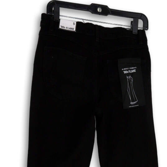 NWT Womens Black Dark Wash Stretch Pockets Denim 90's Flared Jeans Size 5 image number 4