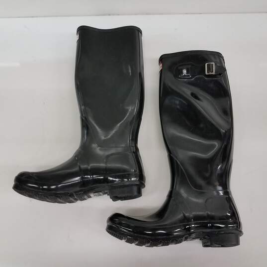 Hunter Tall Black Rain Boots Size 7 image number 2