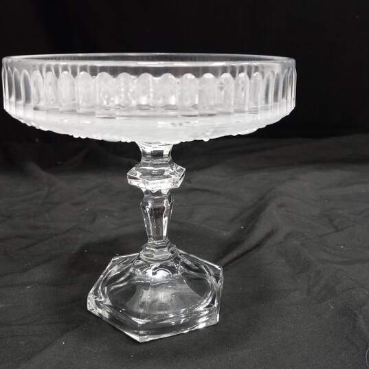 Tazza Frosted Pressed Glass Dessert Service Dish image number 3