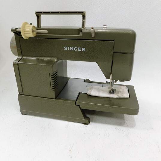 Singer HD110-C Heavy Duty Sewing Machine W/ Pedal P&R image number 2
