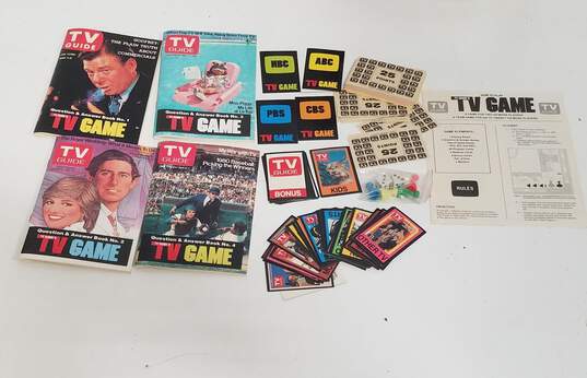 Tv Guides  TV Trivia Board Game Classic Family Game image number 5