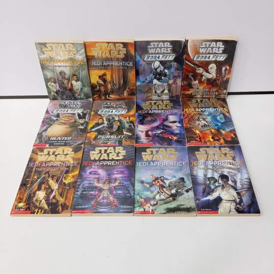 12 Pc. Bundle of Assorted Star Wars Books image number 1