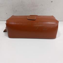 Vintage TrsValet by Cameo Pop Up Leather Toiletries Case alternative image