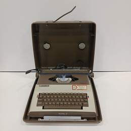 Royal Vintage Typewriter In Case