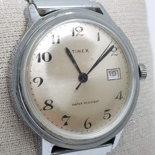 Vintage Timex 35mm Case Men's Stainless Steel Quartz Watch image number 4
